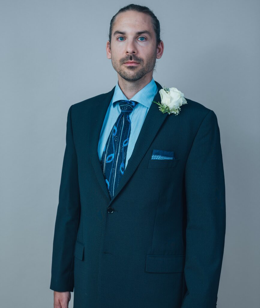 half body portrait of man © Niklas Schnaubelt