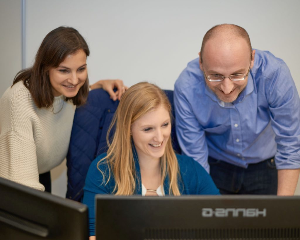 Edgar Weippl with female research colleagues.