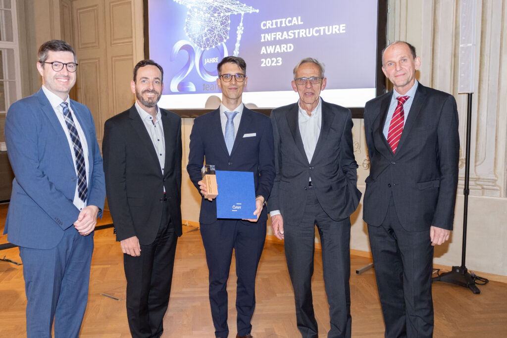 Matthias Eckhart receiving the Critical Infrastructure Award