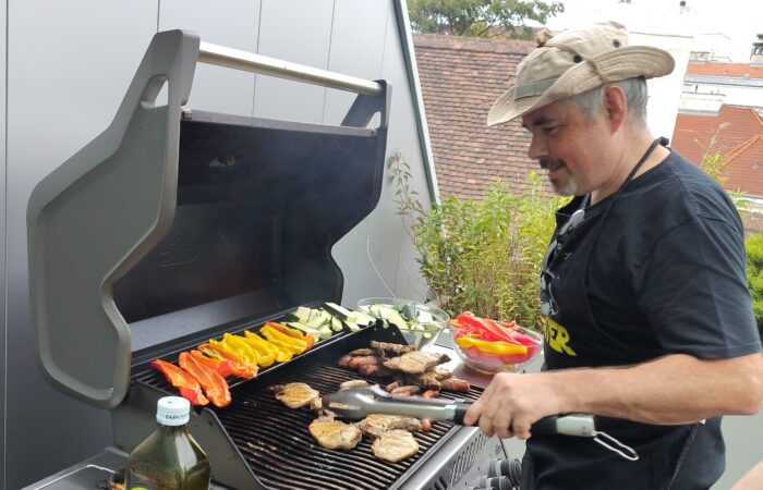 SBA BBQ - Markus Ripka grilling